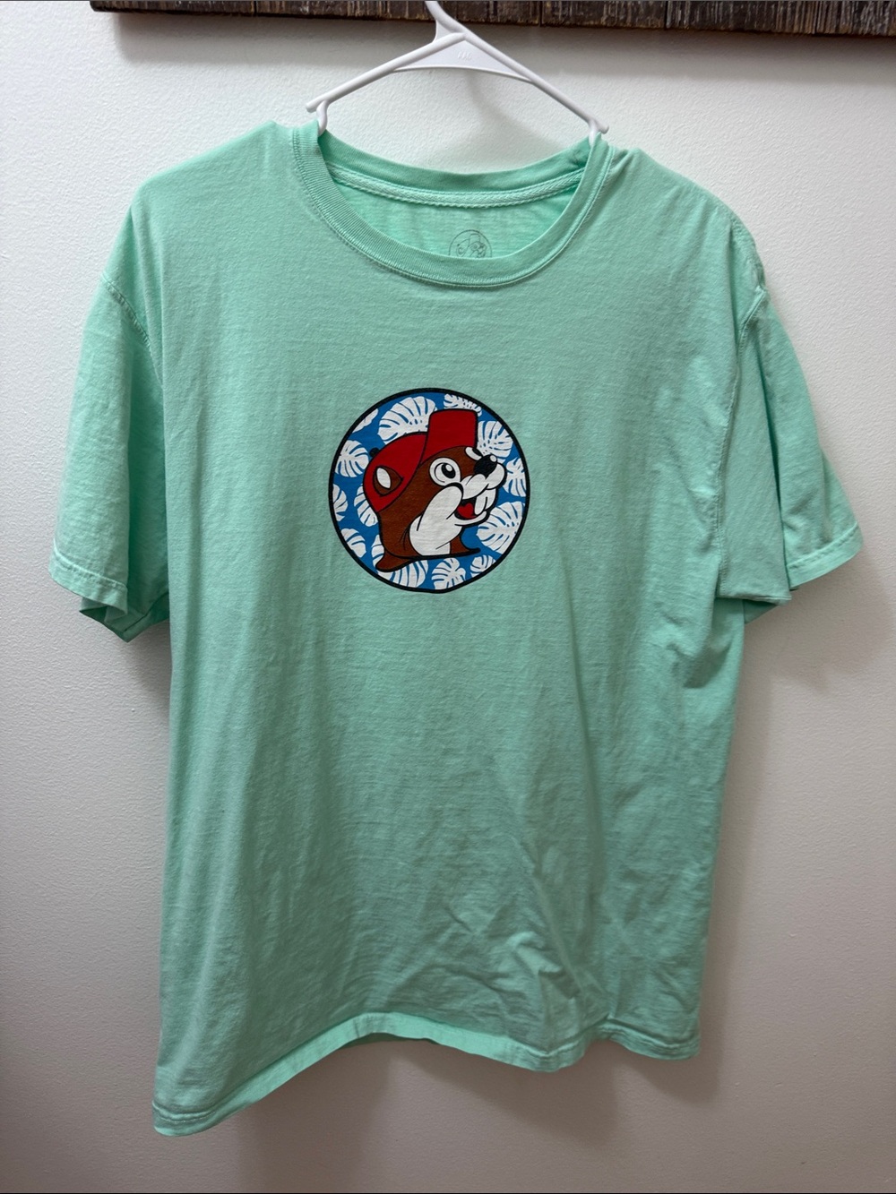 AM Buc-ees Texas Parrot Aqua T-shirt Bucee Beaver Truck Stop Graphic Tee